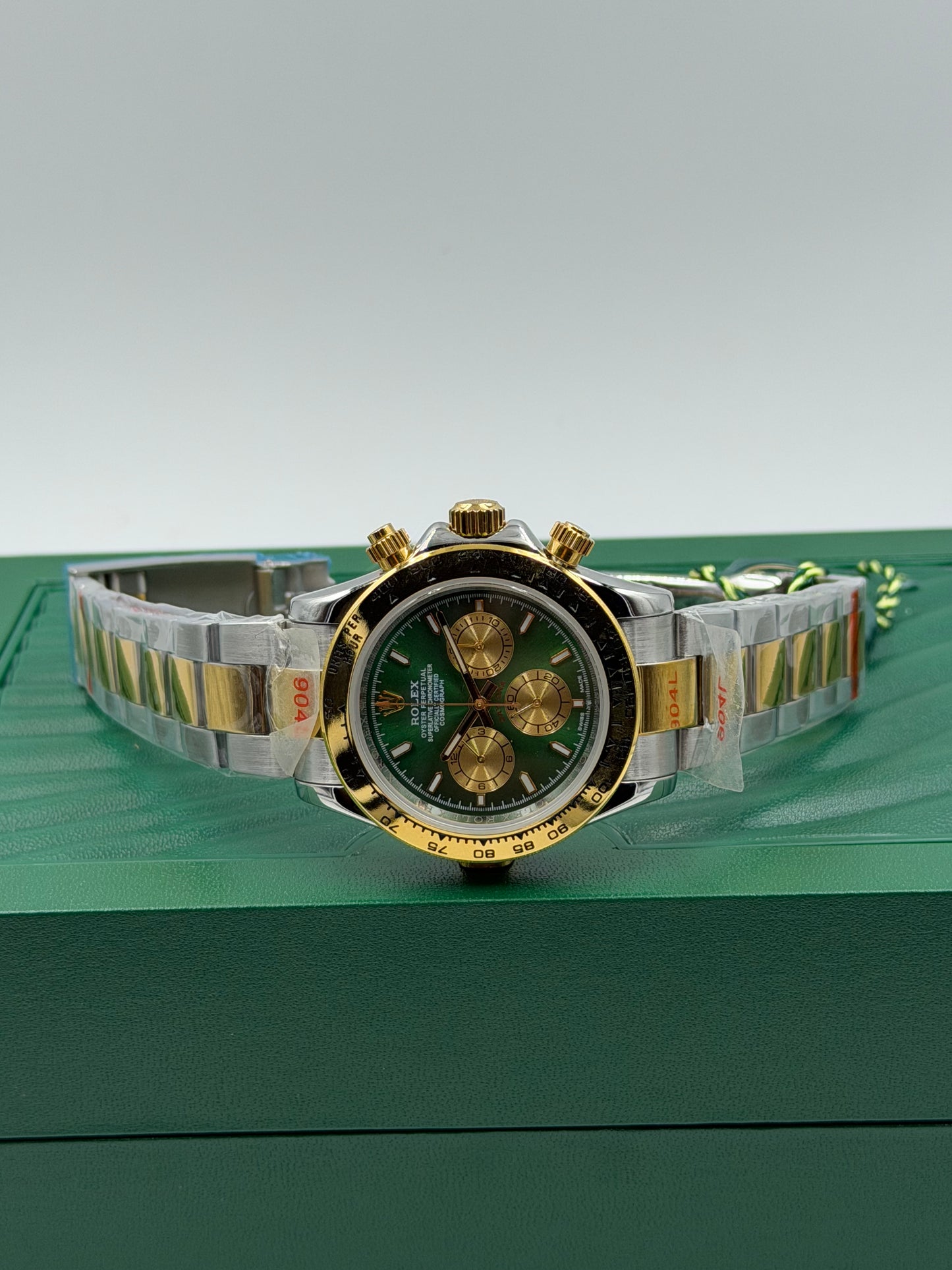 Rolex Daytona Watch by Stylevault - Angle 2
