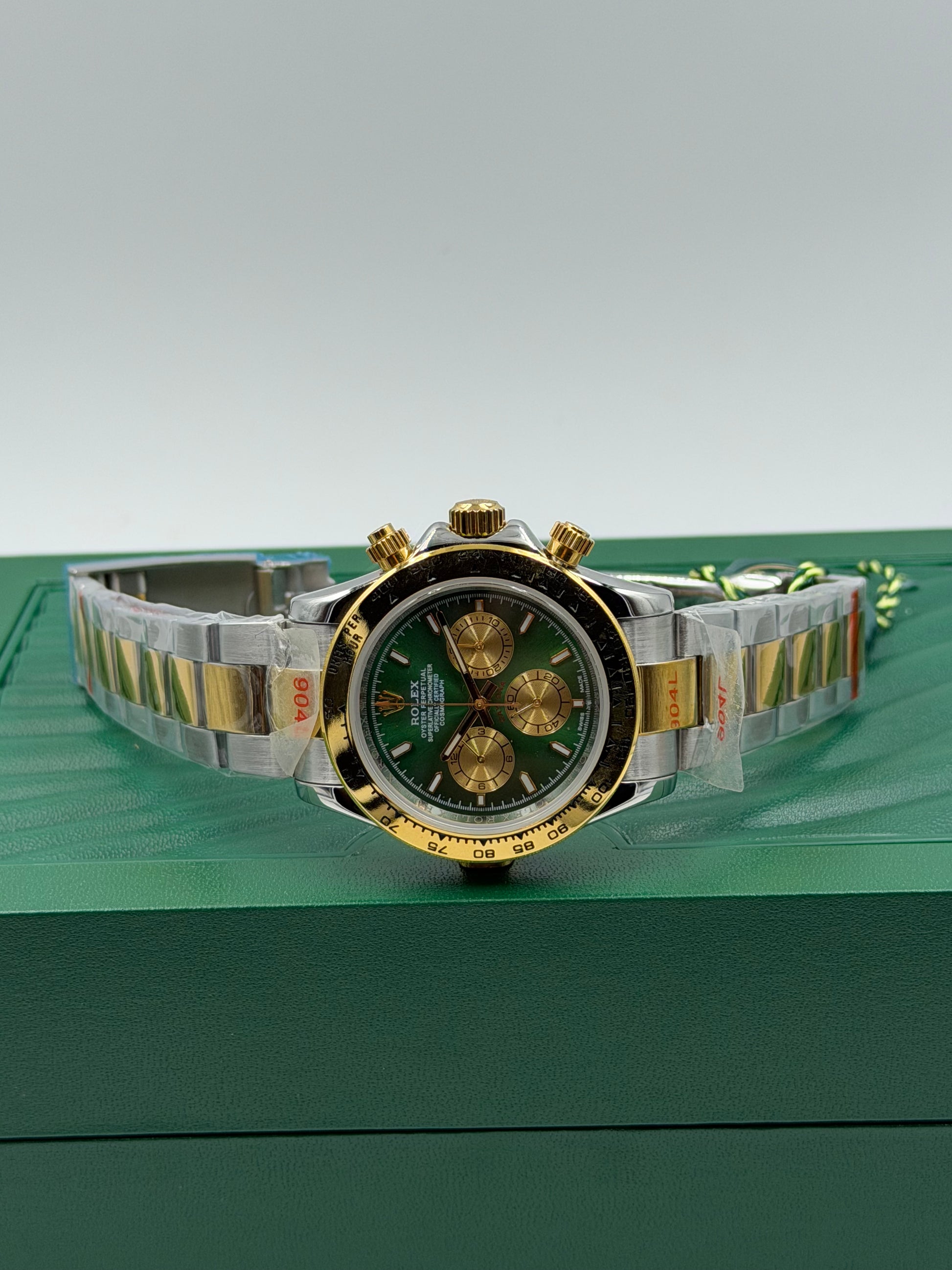 Rolex Daytona Watch by Stylevault - Angle 2
