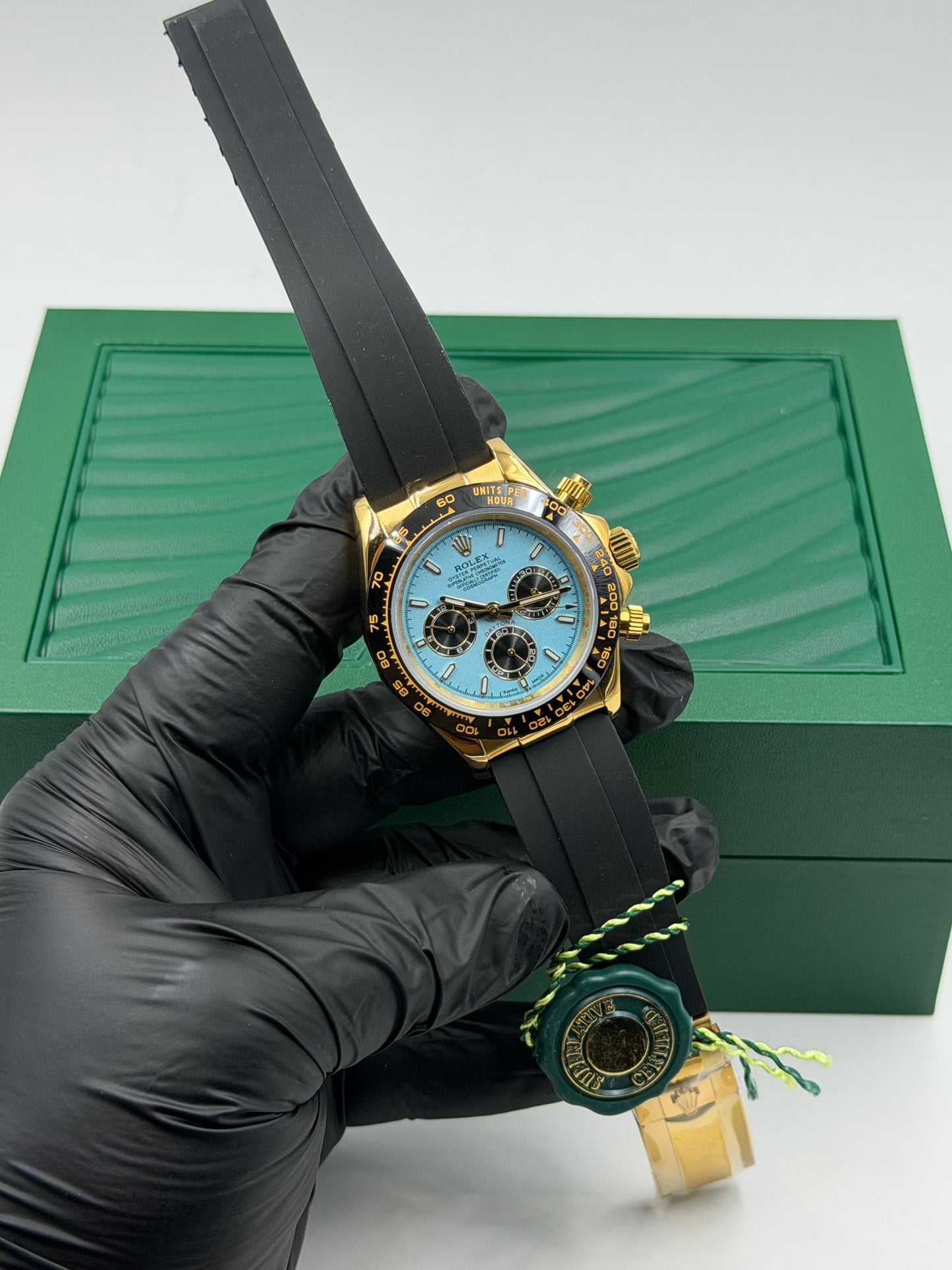 Rolex Daytona Watch by Stylevault - Angle 1