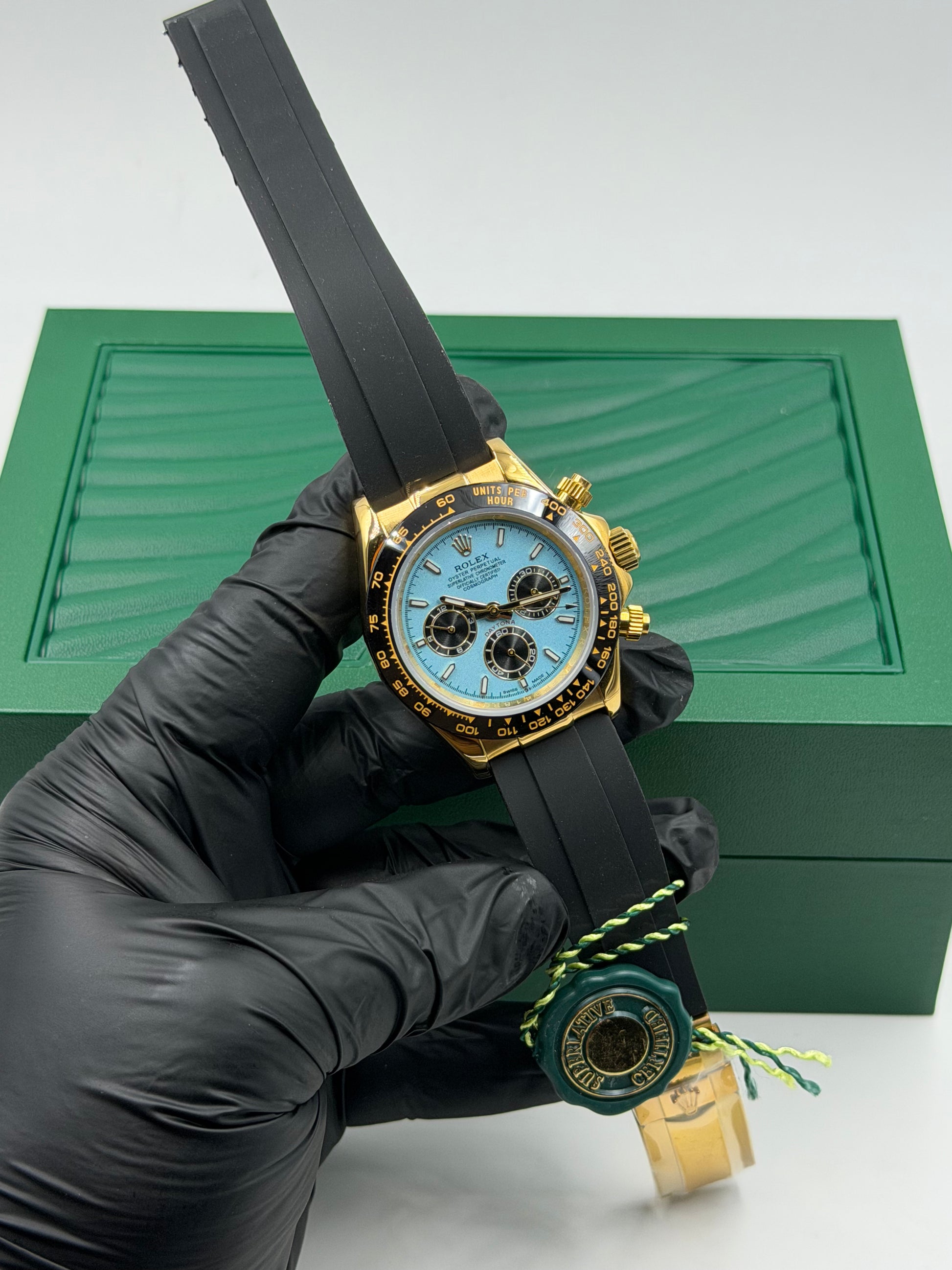 Rolex Daytona Watch by Stylevault - Angle 1