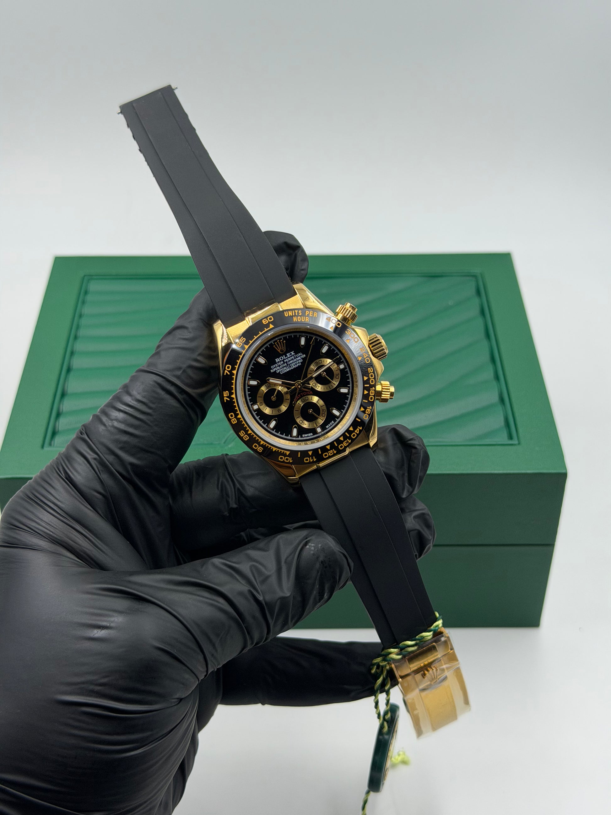 Rolex Daytona Watch by Stylevault - Angle 1