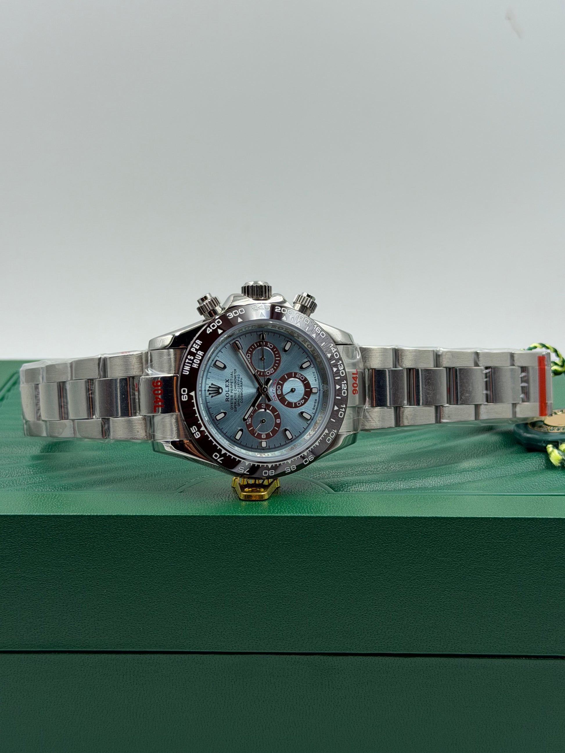 Rolex Daytona Watch by Stylevault - Angle 2